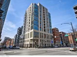 150 W Superior St APT 1404, Chicago, IL