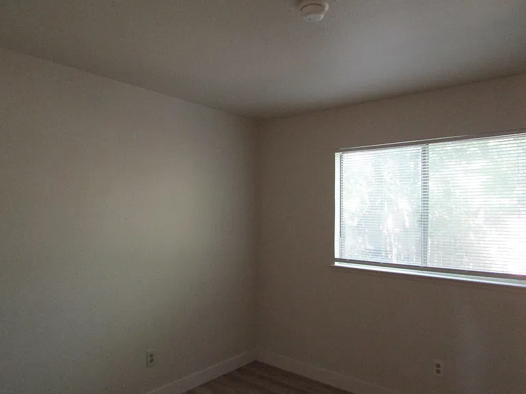 445 Jefferson Ave #11 — Photo 10