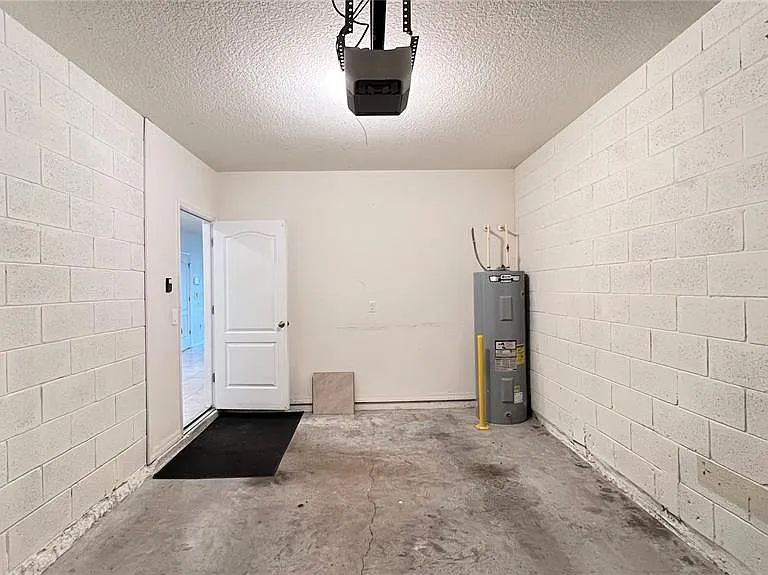9017 Alba Ln — Photo 7