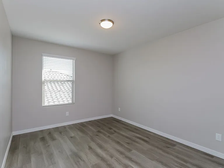 1563 S Loren Ln — Photo 14