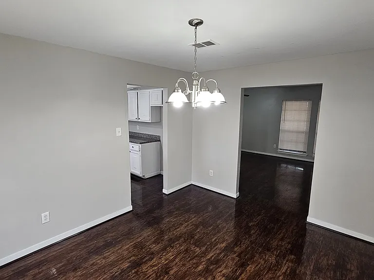 18015 Autumn Hills Dr — Photo 5