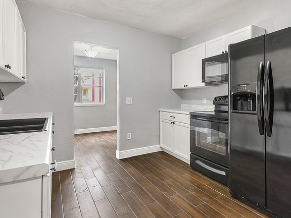 4th image of 4836 Andrus Ave