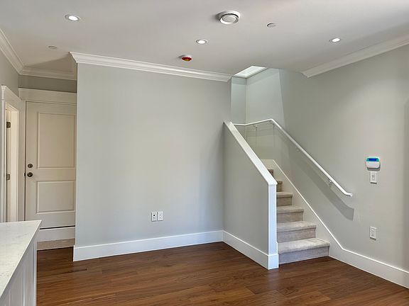 5th image of 3 Osler St #4721