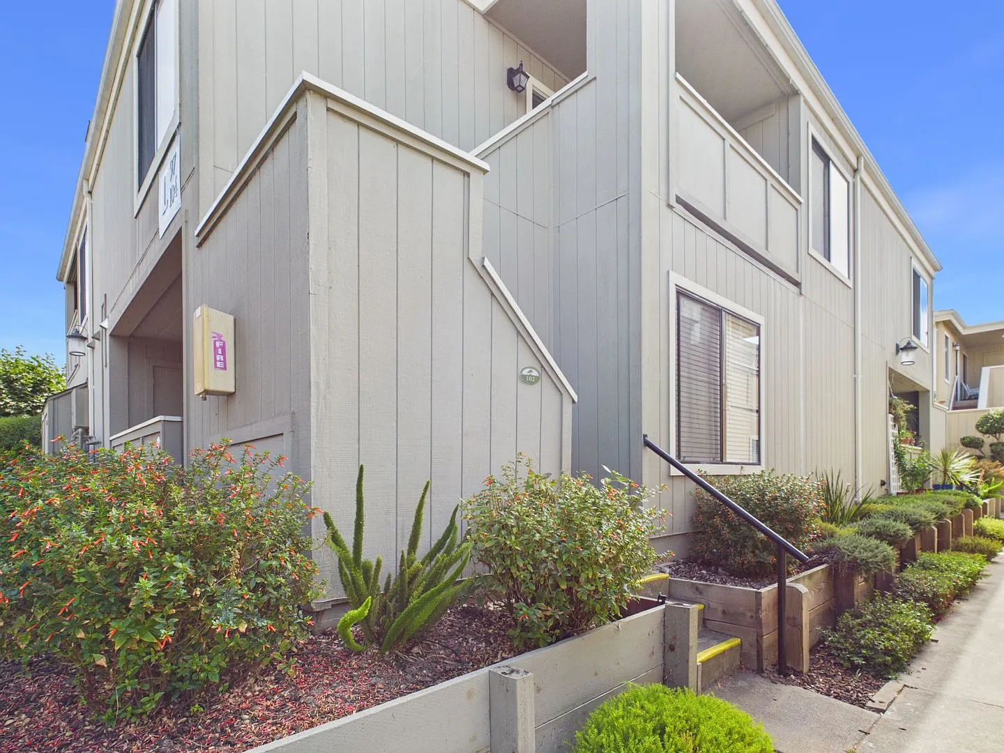 Loft Condo at Cypress Park Includes Washer and Dryer — Photo 1
