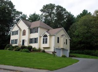 6 Bazaleel Cir, Uxbridge, MA 01569