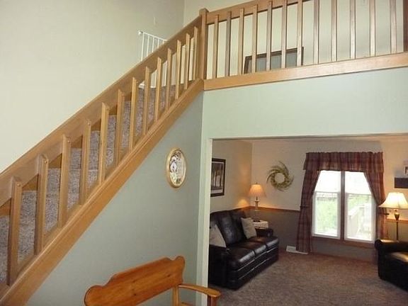 3rd image of 250 Briarwood Ln