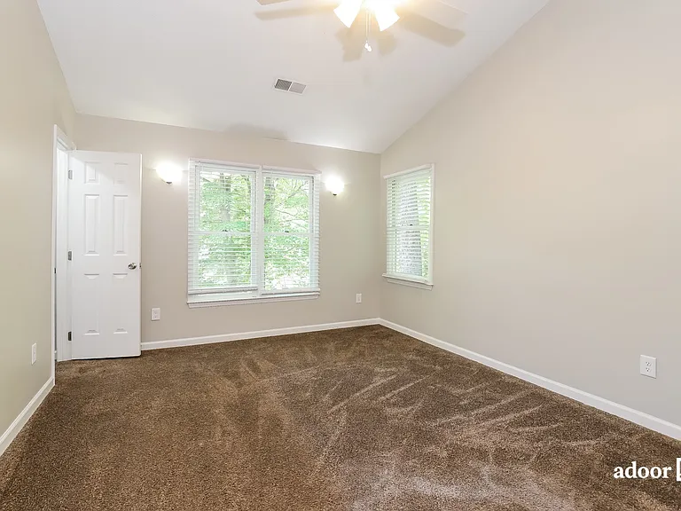 4219 Queen Victoria Pl — Photo 9