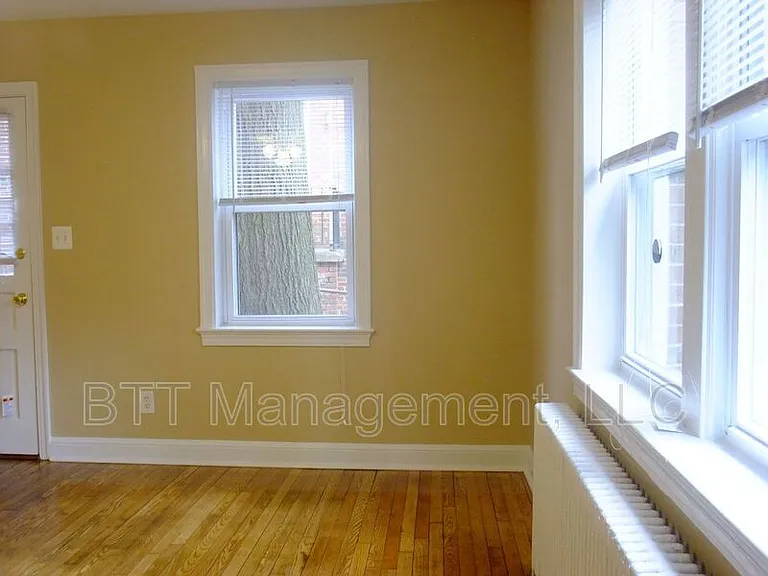 8405 Greenwood Ave #3 — Photo 8