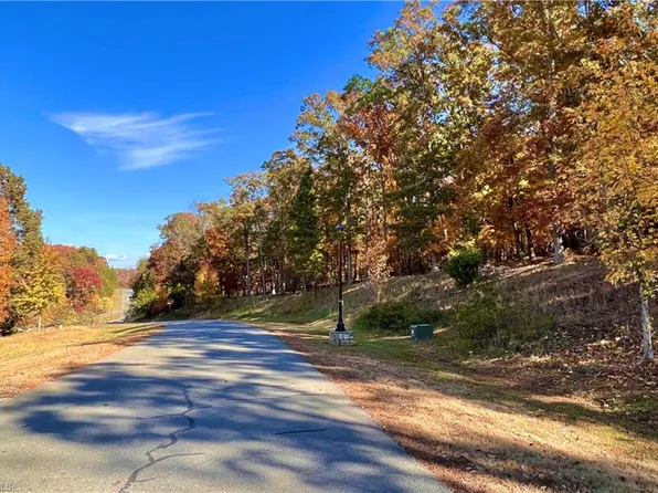 1423 Rocky Cove Ln, Denton, NC 27239