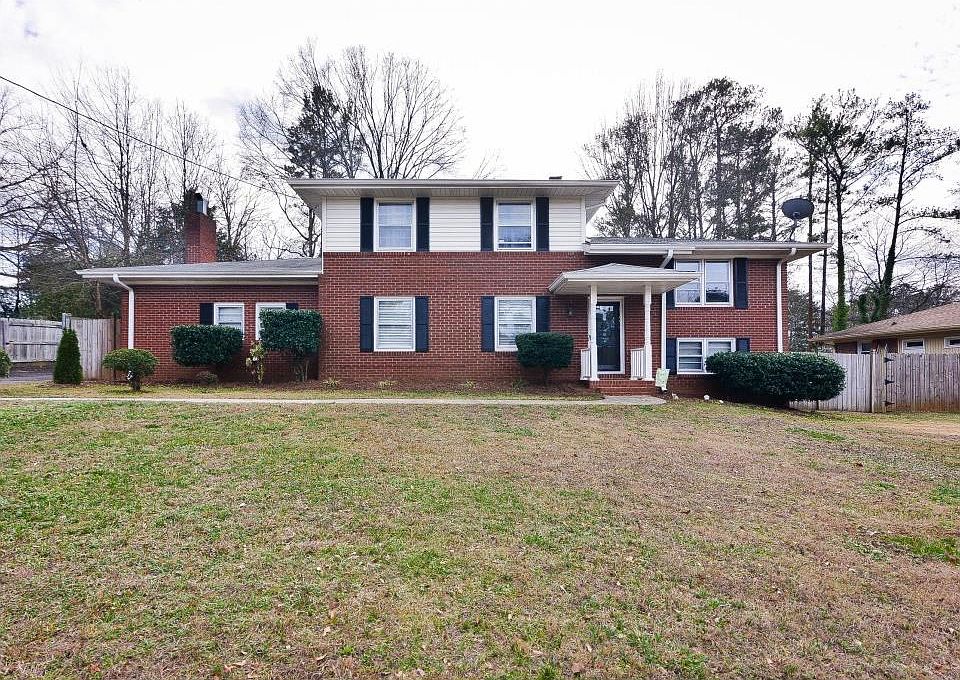 1st image of 2412 Carrington Way SE