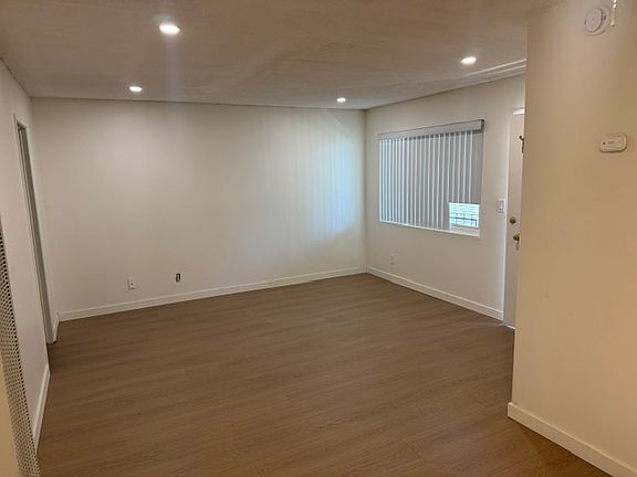 3rd image of 283 Redondo Ave APT 7