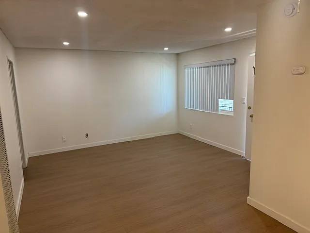 283 Redondo Ave #7 — Photo 3