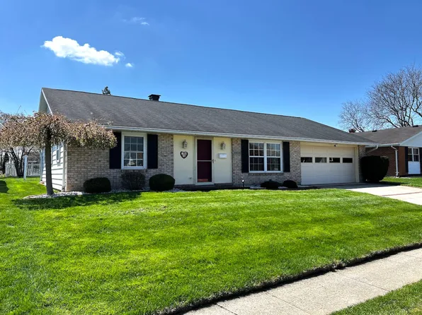 1803 Carol Dr, Piqua, OH 45356