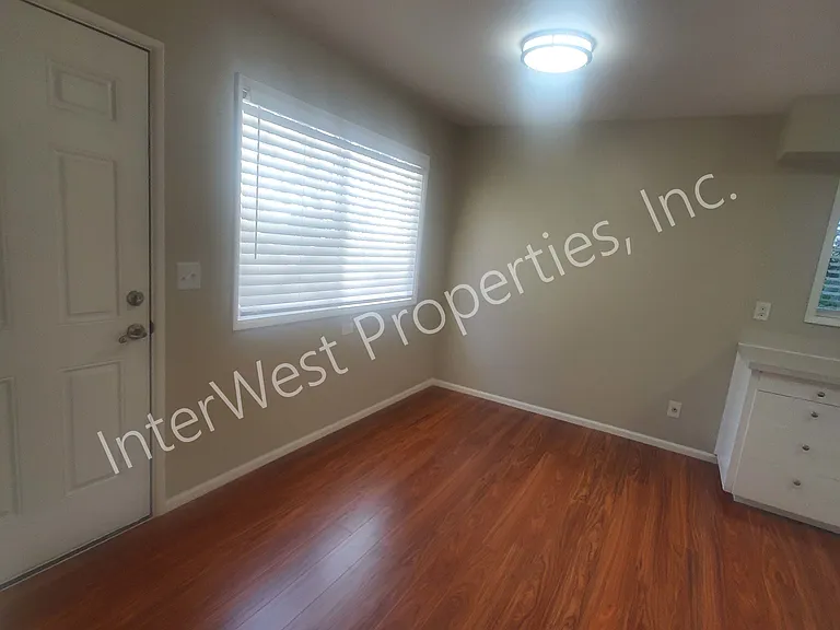10 E Avenue A #A — Photo 28
