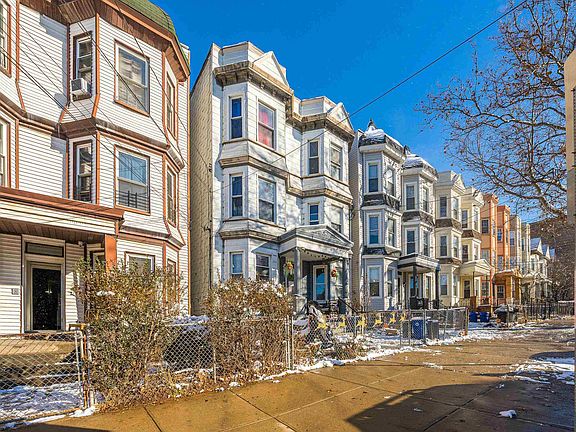 2nd image of 114 Duncan Ave