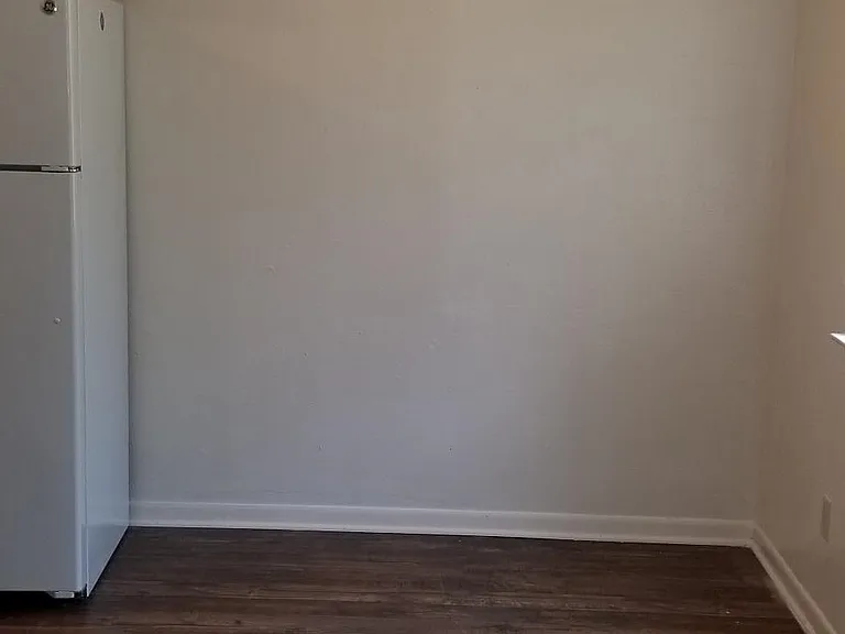 110 S Avenue M — Photo 24