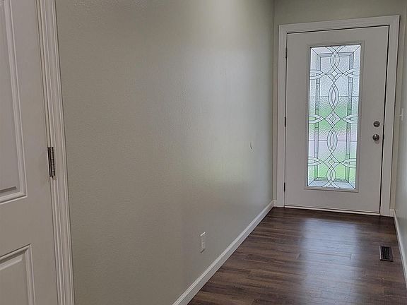 3rd image of 3255 Cheyenne Blvd