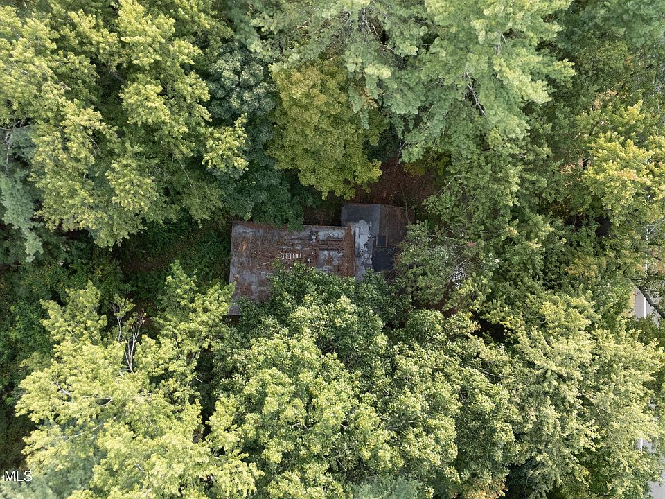 2nd image of 431 Northern Pines Road
