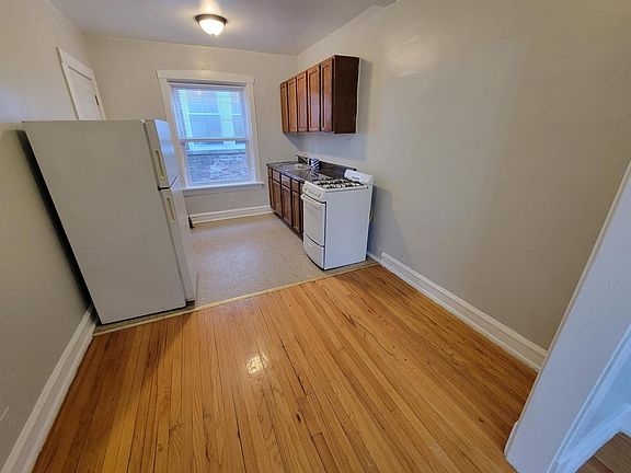 5th image of 4824 N Avers Ave #3W
