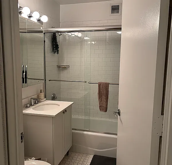 52 Pine St #1918 — Photo 6