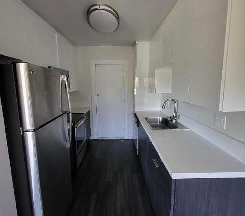 5th image of 4949 Tyrone Ave #11B