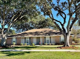 403 S Beau Pre Rd, Lafayette, LA 70508