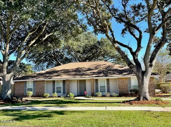 403 S Beau Pre Rd, Lafayette, LA 70508