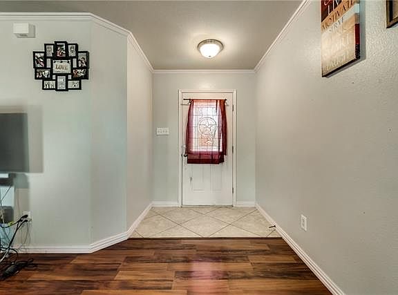 3rd image of 2044 Pine Knot Dr