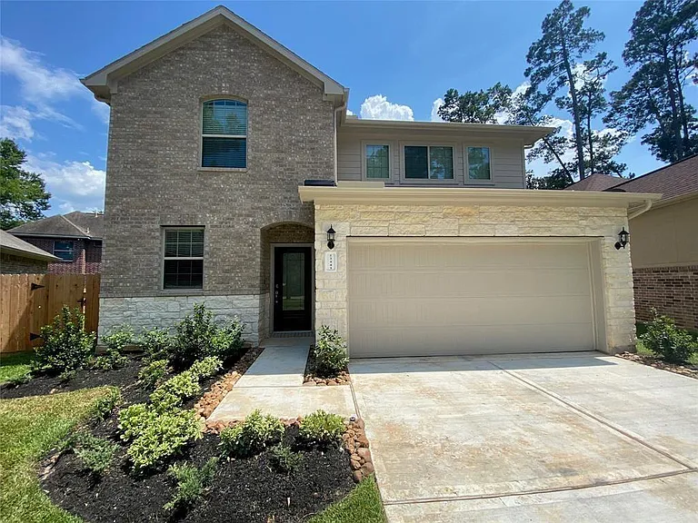 13443 Greenbrier Dr — Photo 1
