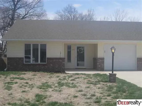 313 Golf Link Dr, Oakland, NE 68045