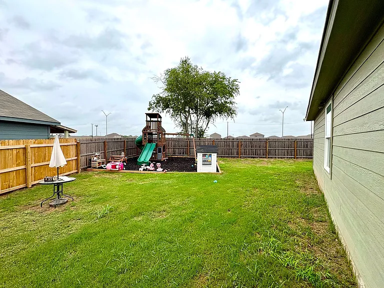 4011 Imogene Ivy — Photo 11
