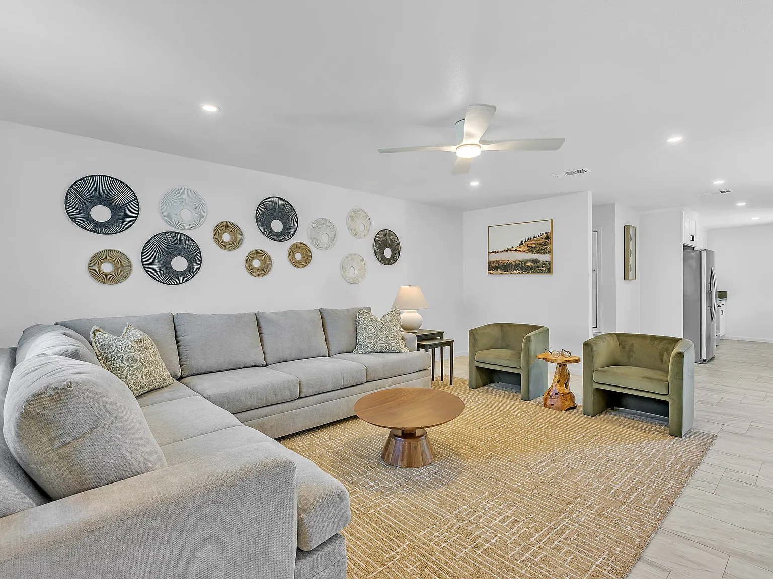3 bed, 1650 sqft, $10,000 — Photo 2