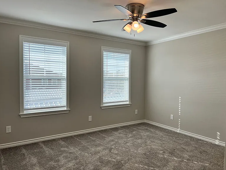 1655 S Kennedy Ave — Photo 17