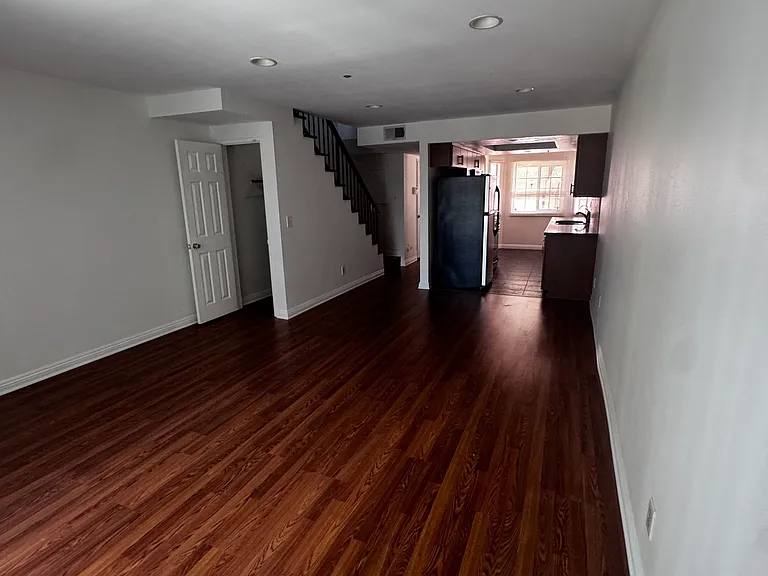 147 W Acacia Ave #103 — Photo 11