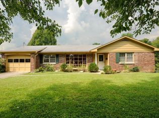 542 Meadow Ln, Versailles, KY 40383