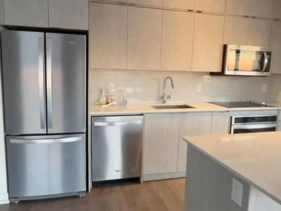 4th image of 55 Duke St W #9