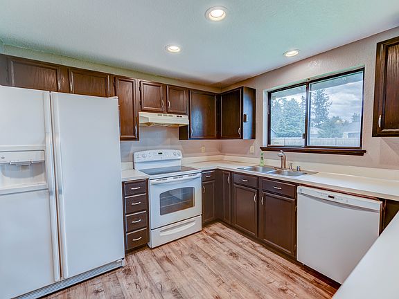 4th image of 4720 219th Street Ct E