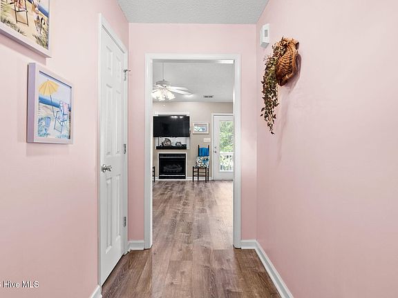 5th image of 2799 Sea Aire Drive SW
