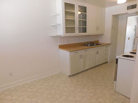 5th image of 742 Bunting Ave