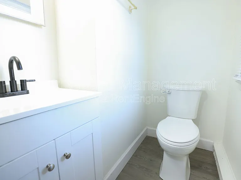 5917 Fort St #5917 — Photo 8