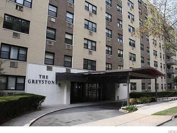 3rd image of 1085 Warburton Ave APT 421