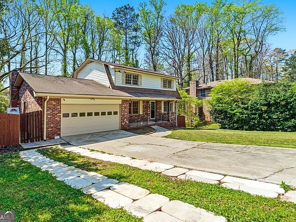 2nd image of 3569 Woods Dr