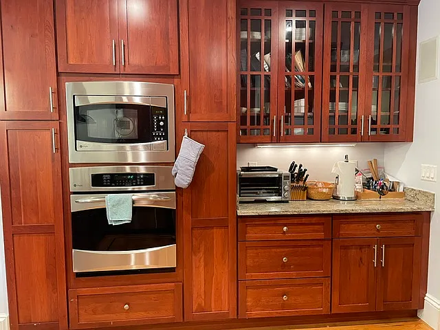 3 bed, 3.0 bath, 2800 sqft, $5,950 — Photo 3