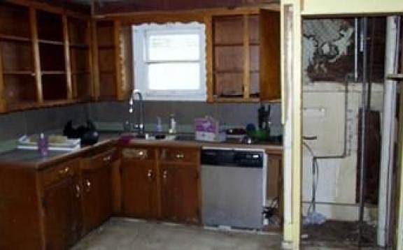 4th image of 417 N Pleasant St