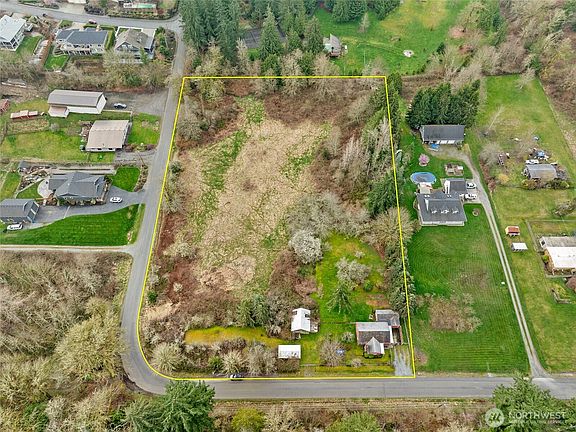 4th image of 2110 23rd Avenue SW