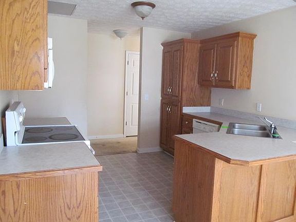 3rd image of 122 Seminole Ln