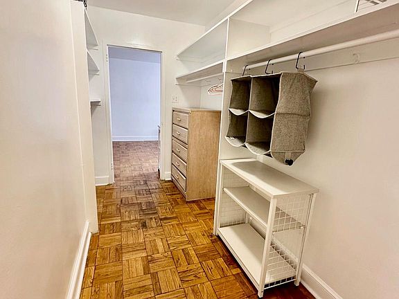 5th image of 1121 Arlington Blvd APT 313