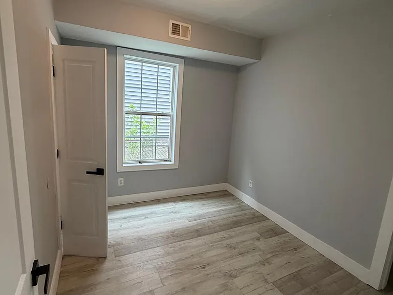 745 S 18th St #1A — Photo 3