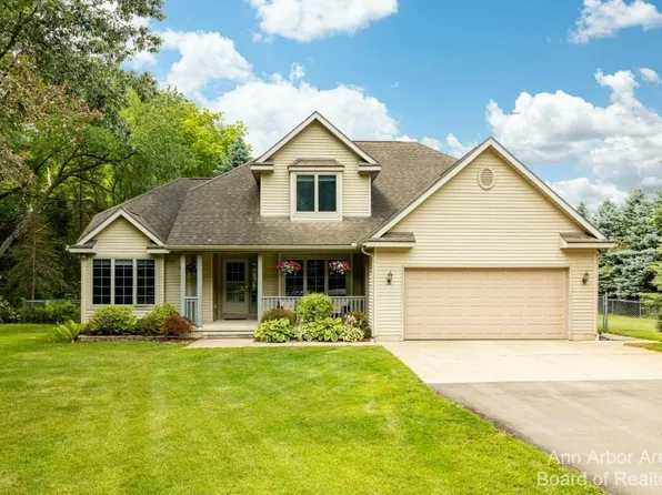 7023 Toma Rd, Dexter, MI 48130