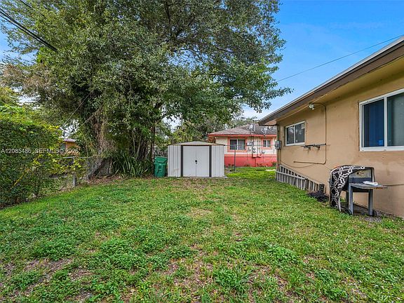 4th image of 1460 NW 52nd St #2